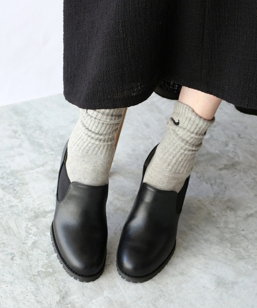 Fin（フィン）の「タンクソールサイドゴアブーティー【低反発スポンジ入り】（ブーツ・レディース・ブラック/ベージュ・22.5cm/23cm/23.5cm/24cm/24.5cm/25cm）」の8枚目の写真