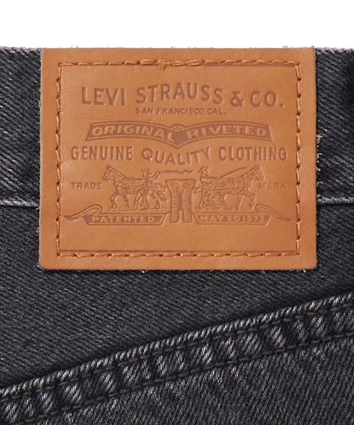 Levi's(リーバイス)の「Levi's/リーバイス スリット フロント スカート グレー WORN IN(デニムスカート・レディース・グレー・28inch/26inch/25inch/24inch/23inch/27inch)」の16枚目の写真