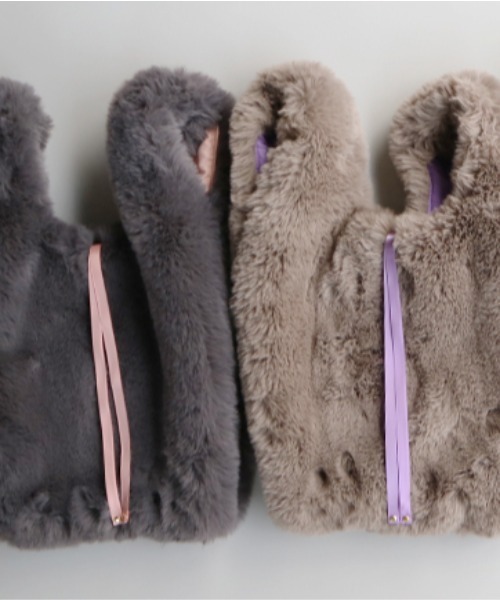 Actually(アクチュアリー)の「FUR MARCHE BAG ファーマルシェバッグ(ハンドバッグ・レディース・パープル/グレー/グレイッシュベージュ・フリー)」の4枚目の写真