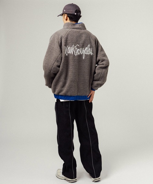 (What it isNt)ART BY MARKGONZALES(ワットイットイズント)の「Mark Gonzales オーバーサイズ リバーシブルスタンドカラーボアフリースジャケット(ブルゾン・メンズ・ベージュ/ブルー/グレー/オフホワイト/ブラック・M/L/XL)」の8枚目の写真