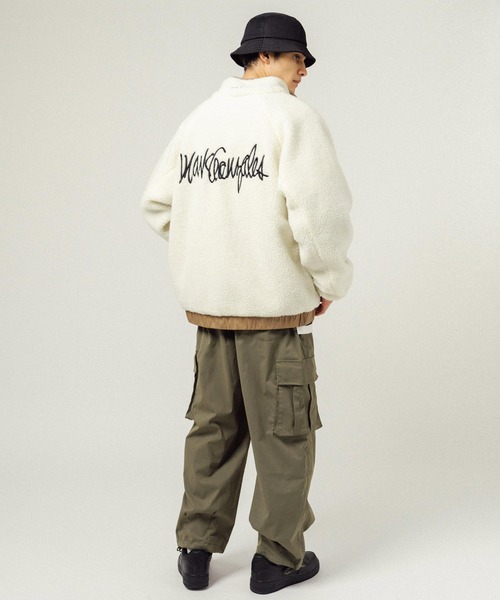 (What it isNt)ART BY MARKGONZALES(ワットイットイズント)の「Mark Gonzales オーバーサイズ リバーシブルスタンドカラーボアフリースジャケット(ブルゾン・メンズ・ベージュ/ブルー/グレー/オフホワイト/ブラック・M/L/XL)」の16枚目の写真