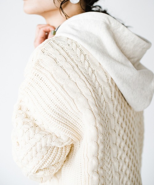 haco!(ハコ)の「かわいげもかっこよさも!スウェットとニットのいいとこどりケーブルニットパーカー YEAH RIGHT!! for haco!(パーカー・レディース・アイボリー・1/2)」の13枚目の写真