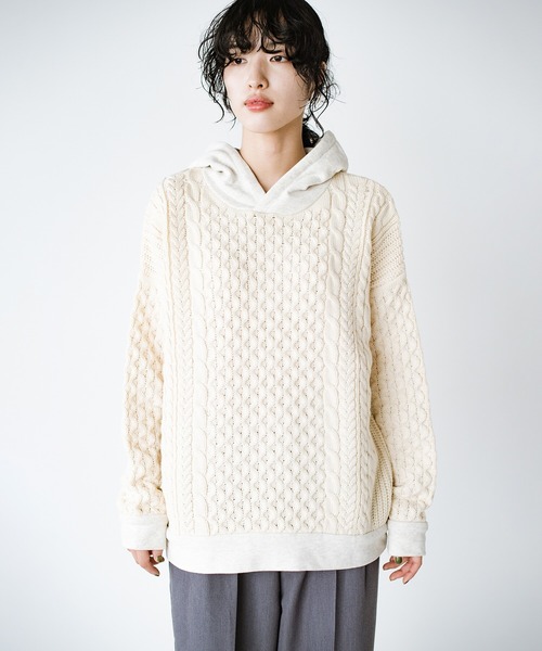 haco!(ハコ)の「かわいげもかっこよさも!スウェットとニットのいいとこどりケーブルニットパーカー YEAH RIGHT!! for haco!(パーカー・レディース・アイボリー・1/2)」の4枚目の写真
