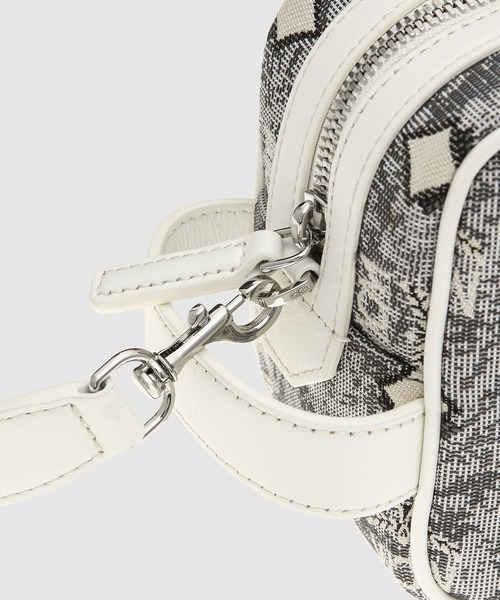 MCM(エムシーエム)の「〈Golf in the City〉トイレタリーバッグ - ヴィンテージ モノグラム ジャカード(ハンドバッグ・レディース・グレー・ONE SIZE)」の6枚目の写真