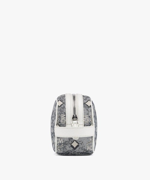 MCM(エムシーエム)の「〈Golf in the City〉トイレタリーバッグ - ヴィンテージ モノグラム ジャカード(ハンドバッグ・レディース・グレー・ONE SIZE)」の8枚目の写真