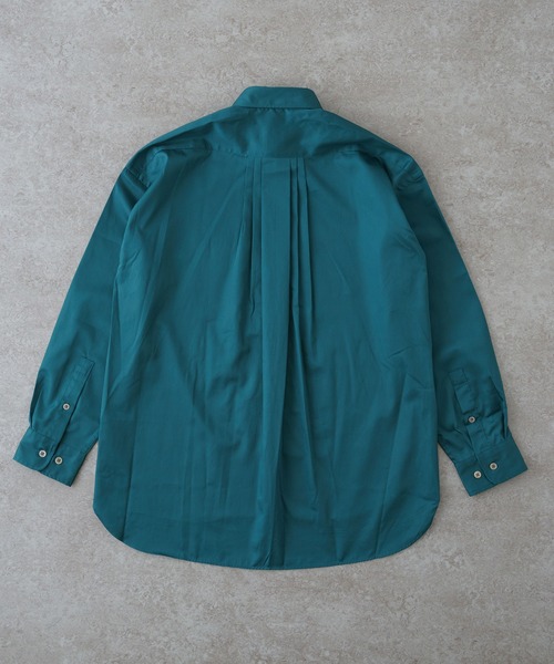 LUNE ダークグリーン プリーツ 長袖シャツ BRICK & SONS（ブリックアンドサンズ）の「リラックスバックプリーツ