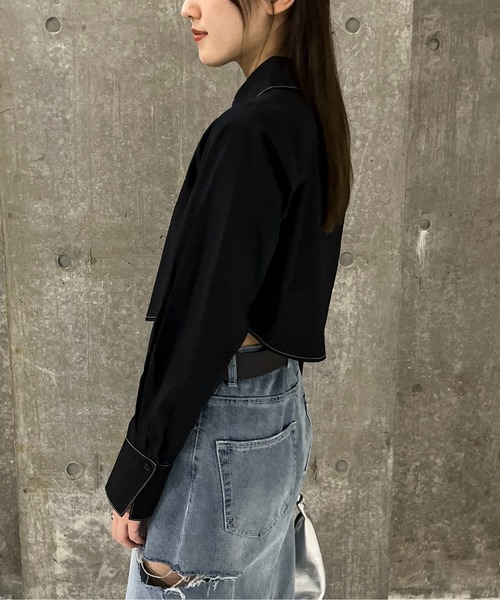 EPIMI E'PIMMY（エピミエピミー）の「配色ステッチクロップドシャツ（シャツ/ブラウス・レディース・ブラック/ブルー/オフホワイト・MEDIUM）」の13枚目の写真