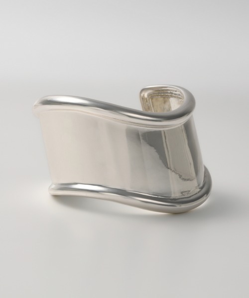 Nothing And Others(ナッシングアンドアザーズ)の「「Nothing And Others/ナッシングアンドアザーズ」Wave Bangle(バングル/リストバンド・レディース・シルバー・FREE)」の4枚目の写真
