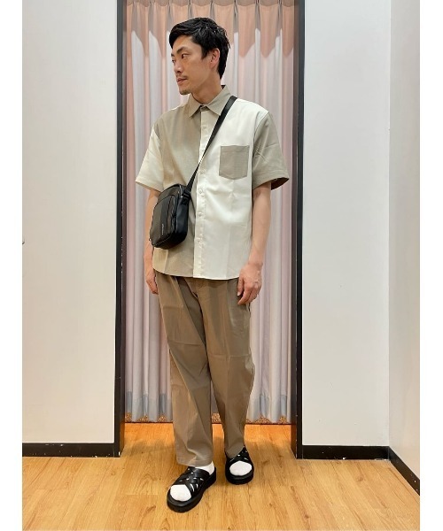 PLUS ONE（プラスワン）の「【接触冷感】【PLUS ONE】サラサラ切替え半袖シャツ（シャツ/ブラウス・メンズ・ホワイト×カーキブラウン/ケリーグリーン/チャコールグレー×ブラック/ホワイト×ネイビー/グレー×ホワイト/ネイビー・M/XL/L/S）」の22枚目の写真