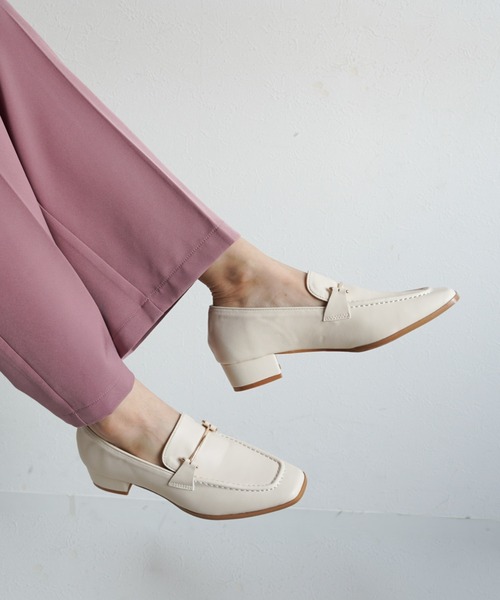 Fabby fabby（ファビィーファビィー）の「ビットローファー（ローファー・レディース・オフホワイト/ブラック/ベージュ/ブラウン・MEDIUM/SMALL/LARGE）」の2枚目の写真