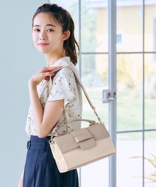 grove（グローブ）の「◆【収納力◎】フラップハンドルワイドテープショルダーバッグ【2WAY】（ショルダーバッグ・レディース・アイボリー/ブラック/グレー・00）」の3枚目の写真