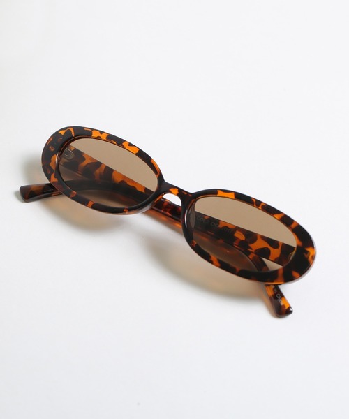 Peony（ピオニー）の「【Peony/ピオニー】/Y2Kオーバルフレームサングラス（サングラス・レディース・その他/クリア/ブラック/ベージュ・FREE）」の4枚目の写真