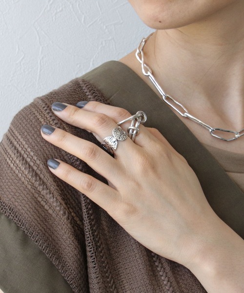 本日出品終了❗️レトロ、K18 可愛いルビーとホワイトサファイアのデザインリング ホワイトサファイア＆ダイヤモンド K18リング ラウンドカット ~Ello