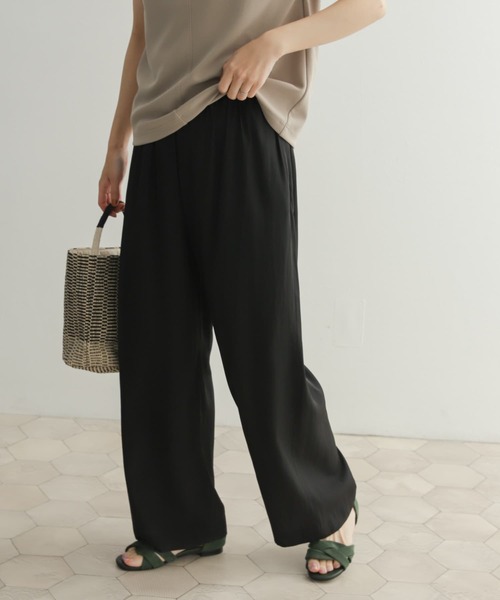 URBAN RESEARCH DOORS（アーバンリサーチドアーズ）の「ドライタッチリラックスパンツ（その他パンツ・レディース・モカ/ブラック/ネイビー・MEDIUM）」の2枚目の写真