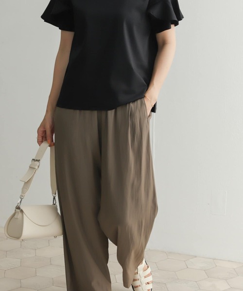 URBAN RESEARCH DOORS（アーバンリサーチドアーズ）の「ドライタッチリラックスパンツ（その他パンツ・レディース・モカ/ブラック/ネイビー・MEDIUM）」の8枚目の写真