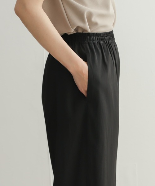 URBAN RESEARCH DOORS（アーバンリサーチドアーズ）の「ドライタッチリラックスパンツ（その他パンツ・レディース・モカ/ブラック/ネイビー・MEDIUM）」の22枚目の写真