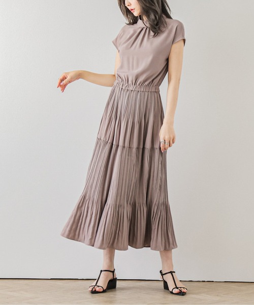 La-gemme(ラジェム)の「細プリーツワンピース(ワンピース・レディース・イエロー/モカ/グリーン/ブラック/ブルー・M/L)」の3枚目の写真