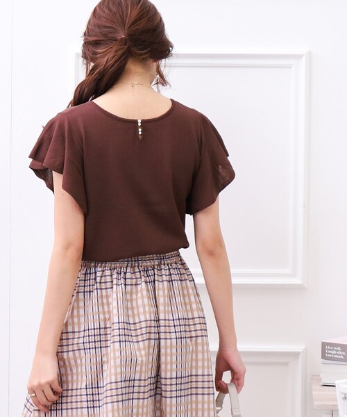 couture brooch(クチュールブローチ)の「◆【UV/アンチピリング/接触冷感】フリル袖はしごパール調ニットトップス(ニット/セーター・レディース・ブラック/ブラウン系/ピンク系・38/42)」の6枚目の写真