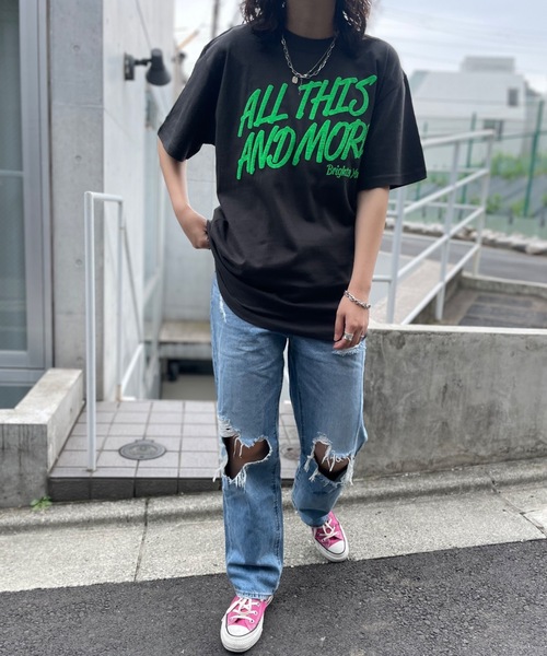 mi via loca(ミヴィアロカ)の「United Athle ALLTHIS 発泡プリントTシャツ 【PT NO. MVL013】(Tシャツ/カットソー・レディース・スミクロ/オートミール/オフホワイト・MEDIUM/LARGE/X-LARGE)」の2枚目の写真