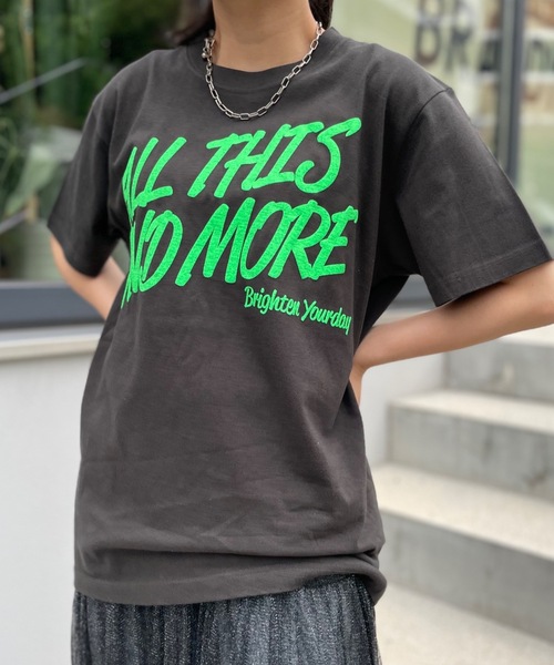mi via loca(ミヴィアロカ)の「United Athle ALLTHIS 発泡プリントTシャツ 【PT NO. MVL013】(Tシャツ/カットソー・レディース・スミクロ/オートミール/オフホワイト・MEDIUM/LARGE/X-LARGE)」の11枚目の写真