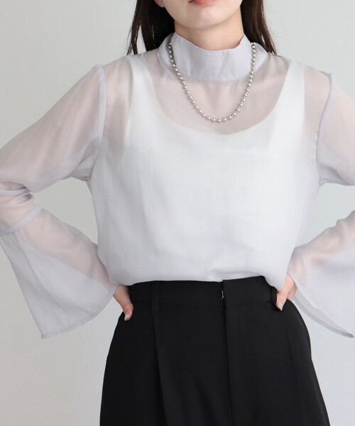 fredy emue(フレディエミュ)の「【オケージョン対応】フレアスリーブシアーブラウス(シャツ/ブラウス・レディース・ライトグレー/ブラック/キナリ・38)」の1枚目の写真