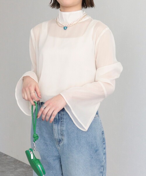 fredy emue(フレディエミュ)の「【オケージョン対応】フレアスリーブシアーブラウス(シャツ/ブラウス・レディース・ライトグレー/ブラック/キナリ・38)」の9枚目の写真