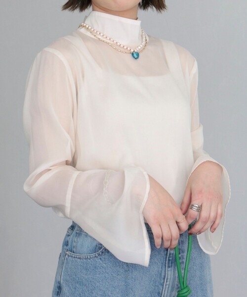 fredy emue(フレディエミュ)の「【オケージョン対応】フレアスリーブシアーブラウス(シャツ/ブラウス・レディース・ライトグレー/ブラック/キナリ・38)」の21枚目の写真