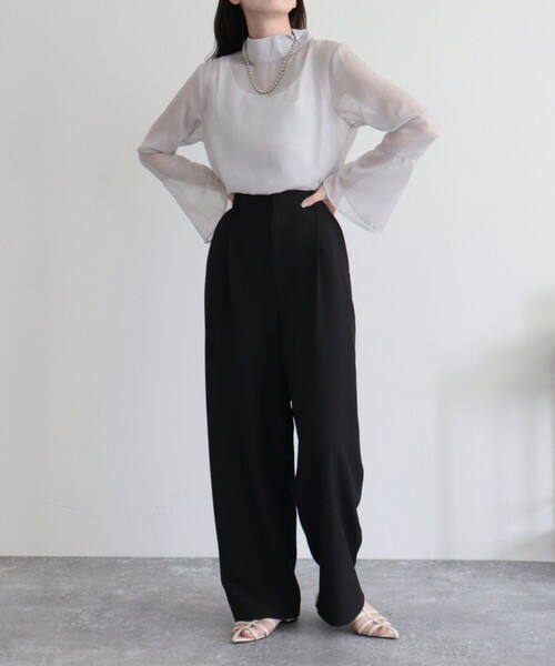 fredy emue(フレディエミュ)の「【オケージョン対応】フレアスリーブシアーブラウス(シャツ/ブラウス・レディース・ライトグレー/ブラック/キナリ・38)」の11枚目の写真