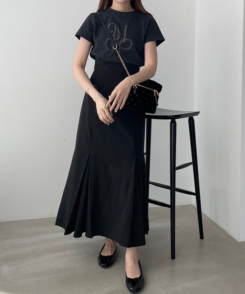 one after another NICE CLAUP(ワンアフターアナザーナイスクラップ)の「イニシャルロゴ刺繍Tシャツ(Tシャツ/カットソー・レディース・ライトベージュ/オフホワイト/チャコールグレー・FREE)」の16枚目の写真