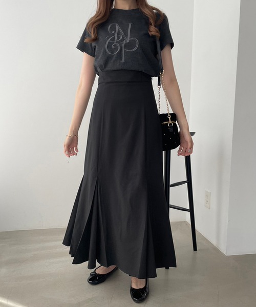 one after another NICE CLAUP(ワンアフターアナザーナイスクラップ)の「イニシャルロゴ刺繍Tシャツ(Tシャツ/カットソー・レディース・ライトベージュ/オフホワイト/チャコールグレー・FREE)」の17枚目の写真