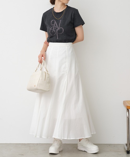 one after another NICE CLAUP(ワンアフターアナザーナイスクラップ)の「イニシャルロゴ刺繍Tシャツ(Tシャツ/カットソー・レディース・ライトベージュ/オフホワイト/チャコールグレー・FREE)」の11枚目の写真