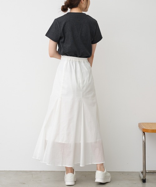 one after another NICE CLAUP(ワンアフターアナザーナイスクラップ)の「イニシャルロゴ刺繍Tシャツ(Tシャツ/カットソー・レディース・ライトベージュ/オフホワイト/チャコールグレー・FREE)」の15枚目の写真