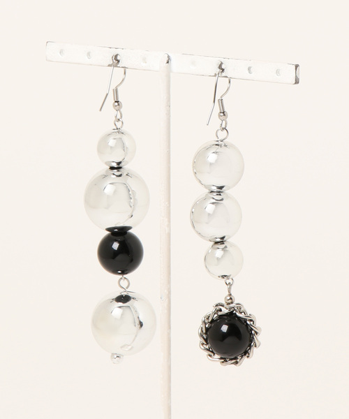 tone(トーン)の「【KKSHOP】チェーン玉ピアス(MA)(ピアス(両耳用)・レディース・ブラック系その他・FREE)」の2枚目の写真