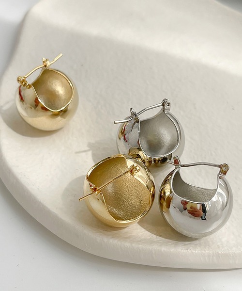 LA VORAGINE（ラ ヴォラジネ）の「金属アレルギー対応立体球状ピアス(両耳用)（ピアス（両耳用）・レディース・ゴールド/シルバー・FREE）」の5枚目の写真