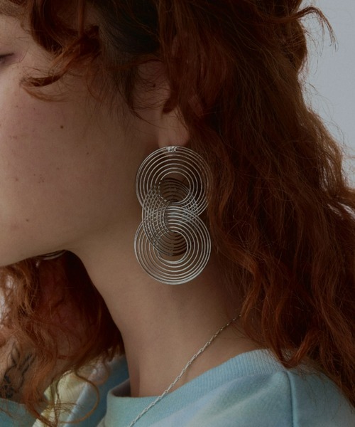 manana suerte（マニャーナスエルテ）の「スパイラルピアス（ピアス（両耳用）・レディース・シルバー/ゴールド・FREE）」の2枚目の写真