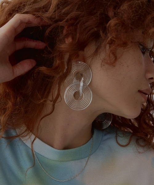 manana suerte（マニャーナスエルテ）の「スパイラルピアス（ピアス（両耳用）・レディース・シルバー/ゴールド・FREE）」の3枚目の写真