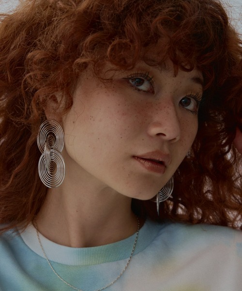 manana suerte（マニャーナスエルテ）の「スパイラルピアス（ピアス（両耳用）・レディース・シルバー/ゴールド・FREE）」の4枚目の写真