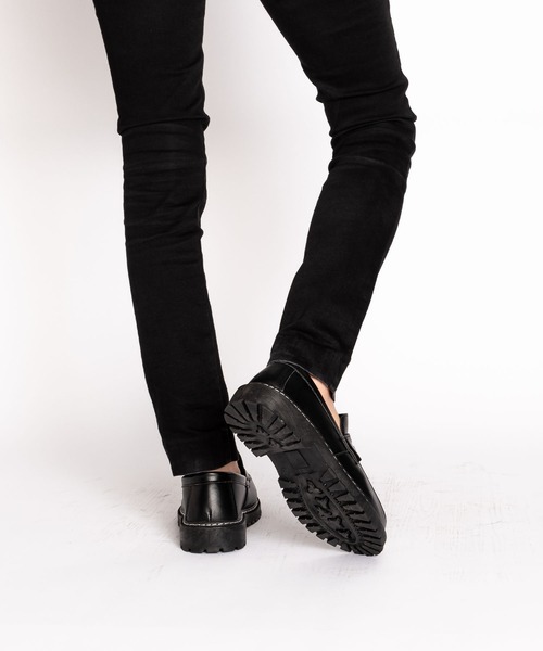 SVEC（シュベック）の「厚底 チャンキーソール Uチップ コインローファー（ローファー・メンズ・ブラック・39/40/41/42/43/44）」の4枚目の写真