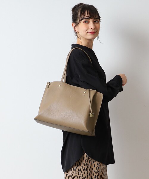 SHOO・LA・RUE（シューラルー）の「◆【軽量／2WAY／A4】ふわっと軽いトートバッグ（トートバッグ・レディース・サンドベージュ/ブラック/グレー・00）」の10枚目の写真