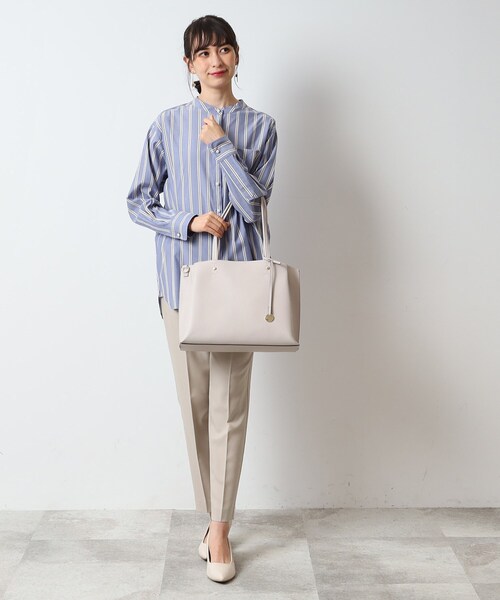 SHOO・LA・RUE（シューラルー）の「◆【軽量／2WAY／A4】ふわっと軽いトートバッグ（トートバッグ・レディース・サンドベージュ/ブラック/グレー・00）」の6枚目の写真