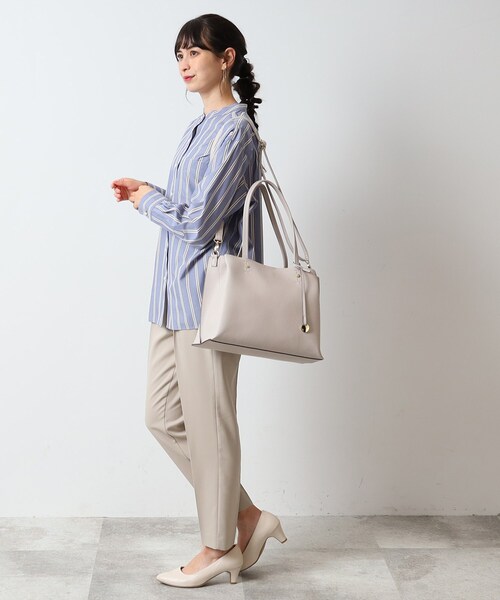 SHOO・LA・RUE（シューラルー）の「◆【軽量／2WAY／A4】ふわっと軽いトートバッグ（トートバッグ・レディース・サンドベージュ/ブラック/グレー・00）」の16枚目の写真