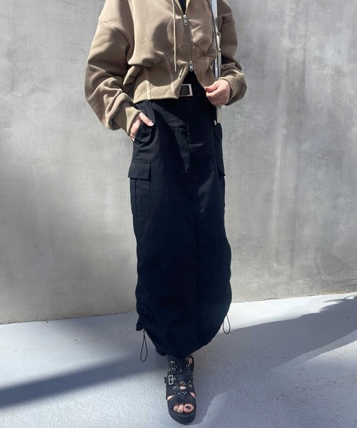 SPIGA（スピーガ）の「ﾍﾞﾙﾄ付ﾊﾞｯｸｽﾘｯﾄｶｰｺﾞﾛﾝｸﾞｽｶｰﾄ（スカート・レディース・カーキ/ブラック/グレー・FREE）」の2枚目の写真