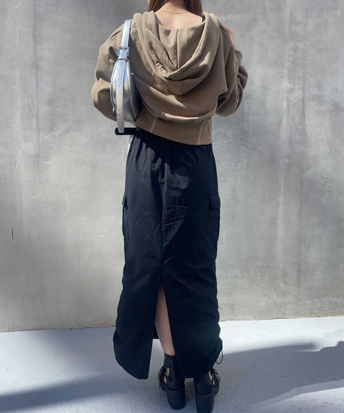 SPIGA（スピーガ）の「ﾍﾞﾙﾄ付ﾊﾞｯｸｽﾘｯﾄｶｰｺﾞﾛﾝｸﾞｽｶｰﾄ（スカート・レディース・カーキ/ブラック/グレー・FREE）」の5枚目の写真