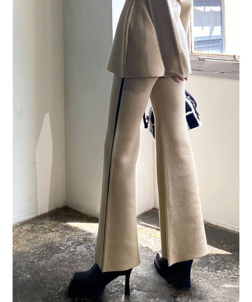 EMODA（エモダ）の「チューズラインロゴパンツ【セットアップ着用可能】（その他パンツ・レディース・ネイビー/グリーン/ベージュ/ブラック・FREE）」の6枚目の写真