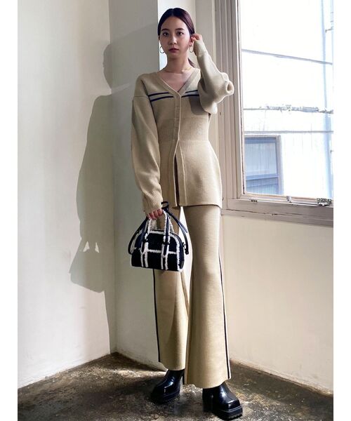 EMODA（エモダ）の「チューズラインロゴパンツ【セットアップ着用可能】（その他パンツ・レディース・ネイビー/グリーン/ベージュ/ブラック・FREE）」の7枚目の写真