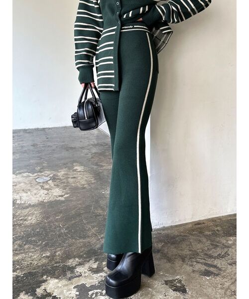 EMODA（エモダ）の「チューズラインロゴパンツ【セットアップ着用可能】（その他パンツ・レディース・ネイビー/グリーン/ベージュ/ブラック・FREE）」の14枚目の写真