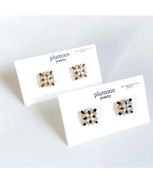tone(トーン)の「【plumoon】チェック模様のミニピアス(MA)(ピアス(両耳用)・レディース・ブラウン/ブラック・FREE)」の3枚目の写真