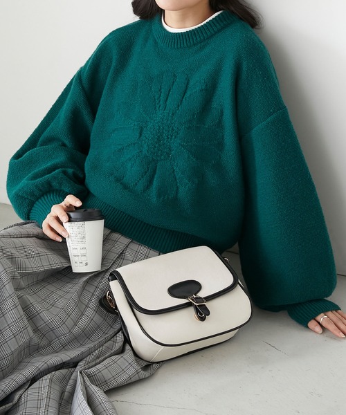 BONLECILL(ボンルシール)の「モヘアライク フラワージャガードニットプルオーバー(ニット/セーター・レディース・オレンジ/ネイビー/グリーン/アイボリー/ピンク・FREE)」の2枚目の写真