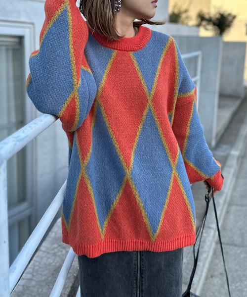 mi via loca（ミヴィアロカ）の「ダブルジャガード ダイヤ柄 ニット（ニット/セーター・レディース・パープル/オレンジ・FREE）」の5枚目の写真