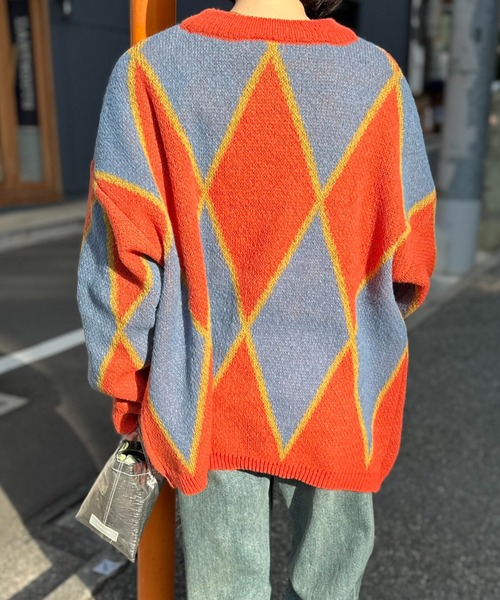 mi via loca（ミヴィアロカ）の「ダブルジャガード ダイヤ柄 ニット（ニット/セーター・レディース・パープル/オレンジ・FREE）」の16枚目の写真